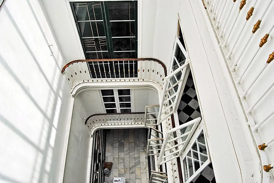 Malaga City Suites Hotel